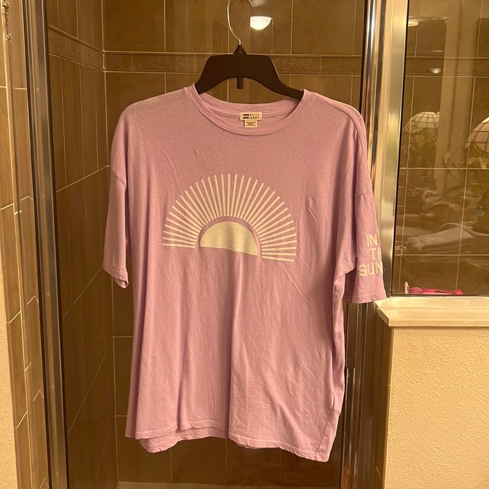 Billabong tee size XS